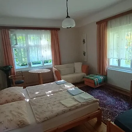 Point - 25 Min To The Center By Tram Prag